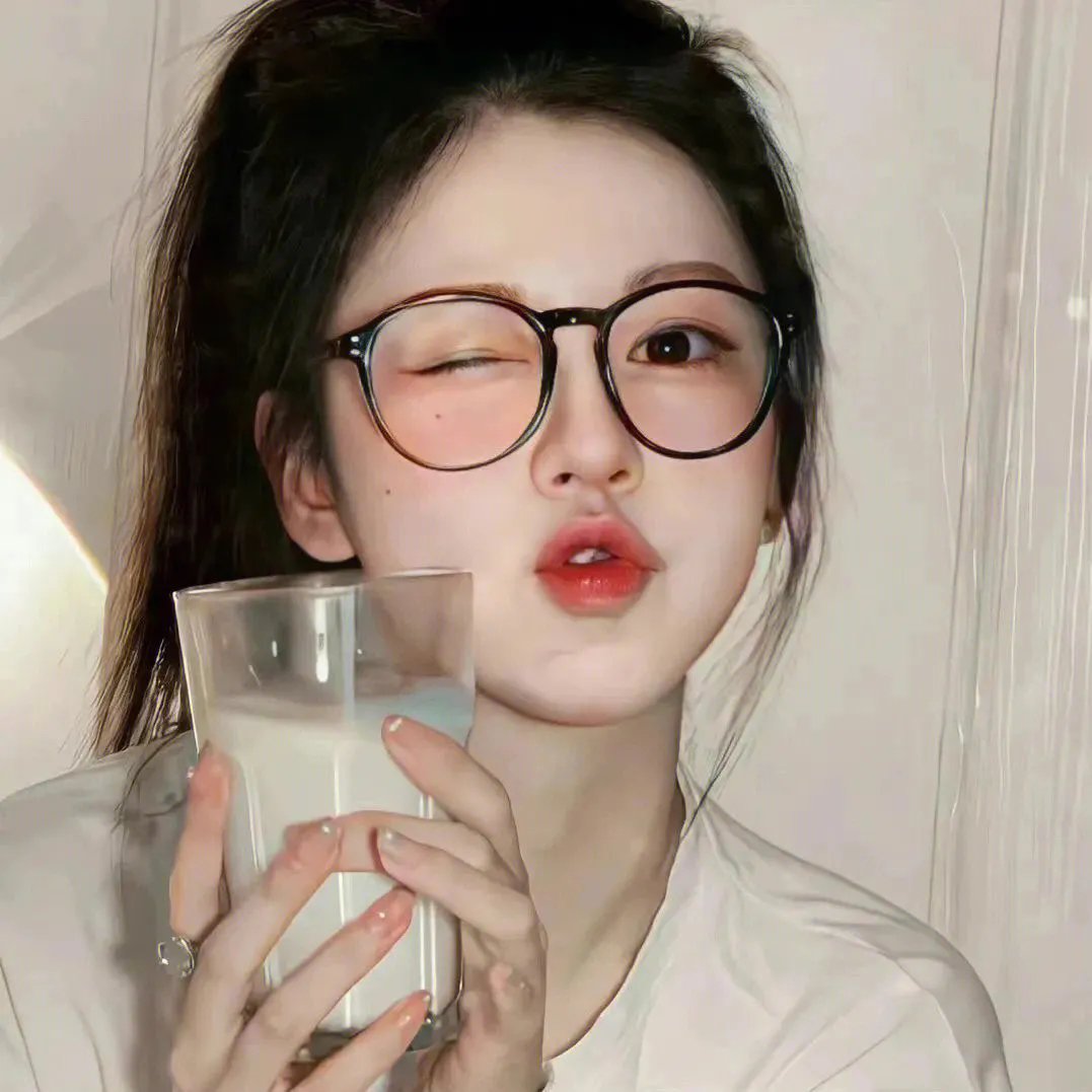 班花马甲藏不住了